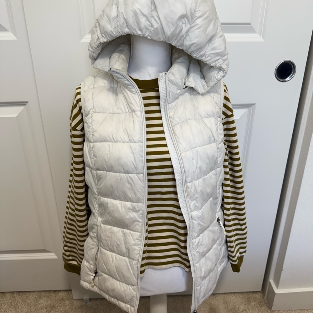 Charter Club White Puffer Vest with Hood